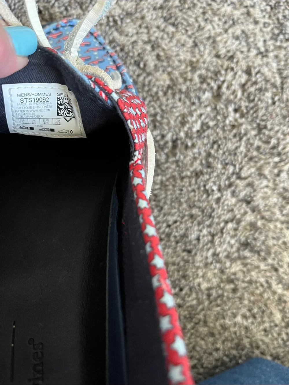 Vineyard Vines. Men's Casual Red & Blue Patterned Boat Shoes- Sperry. Mens 9.5
